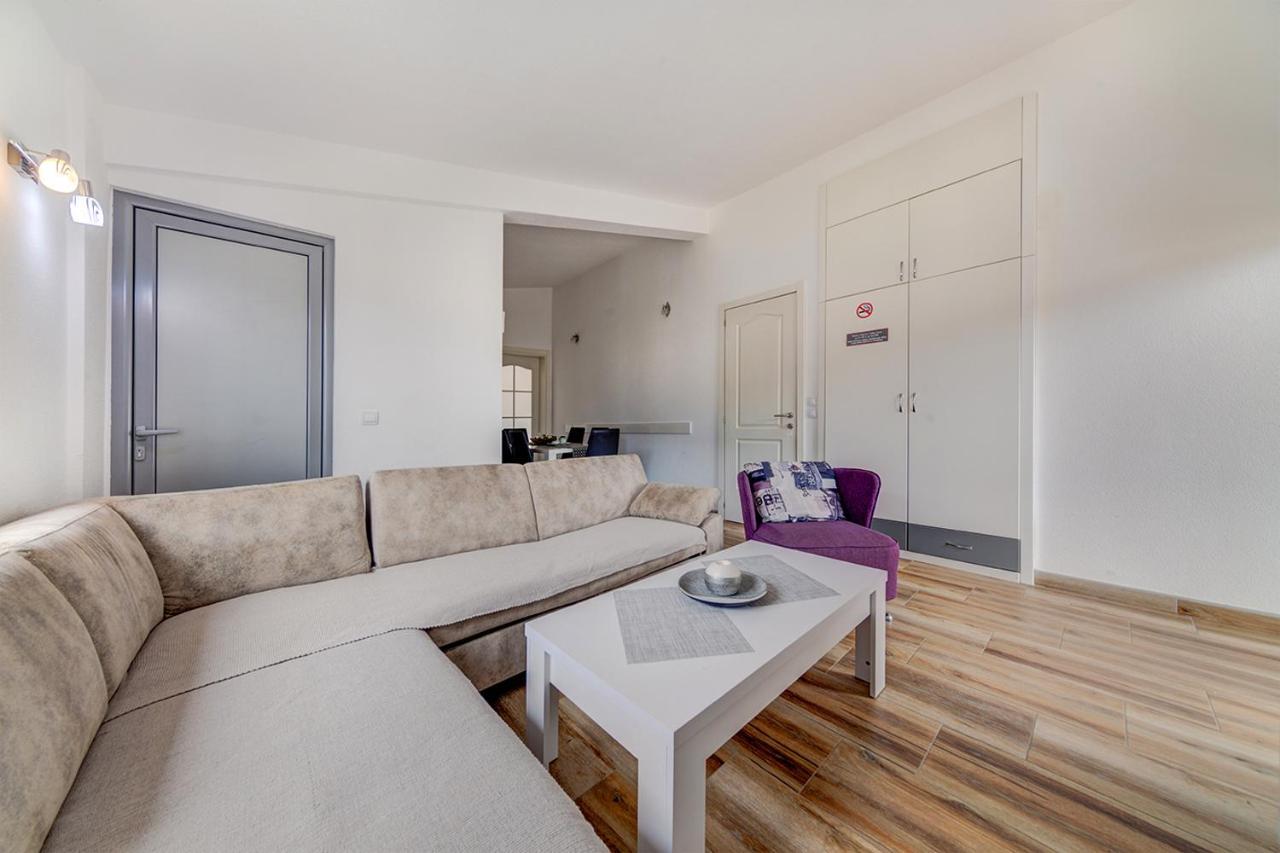 Delfin Apartments Sutomore Buitenkant foto