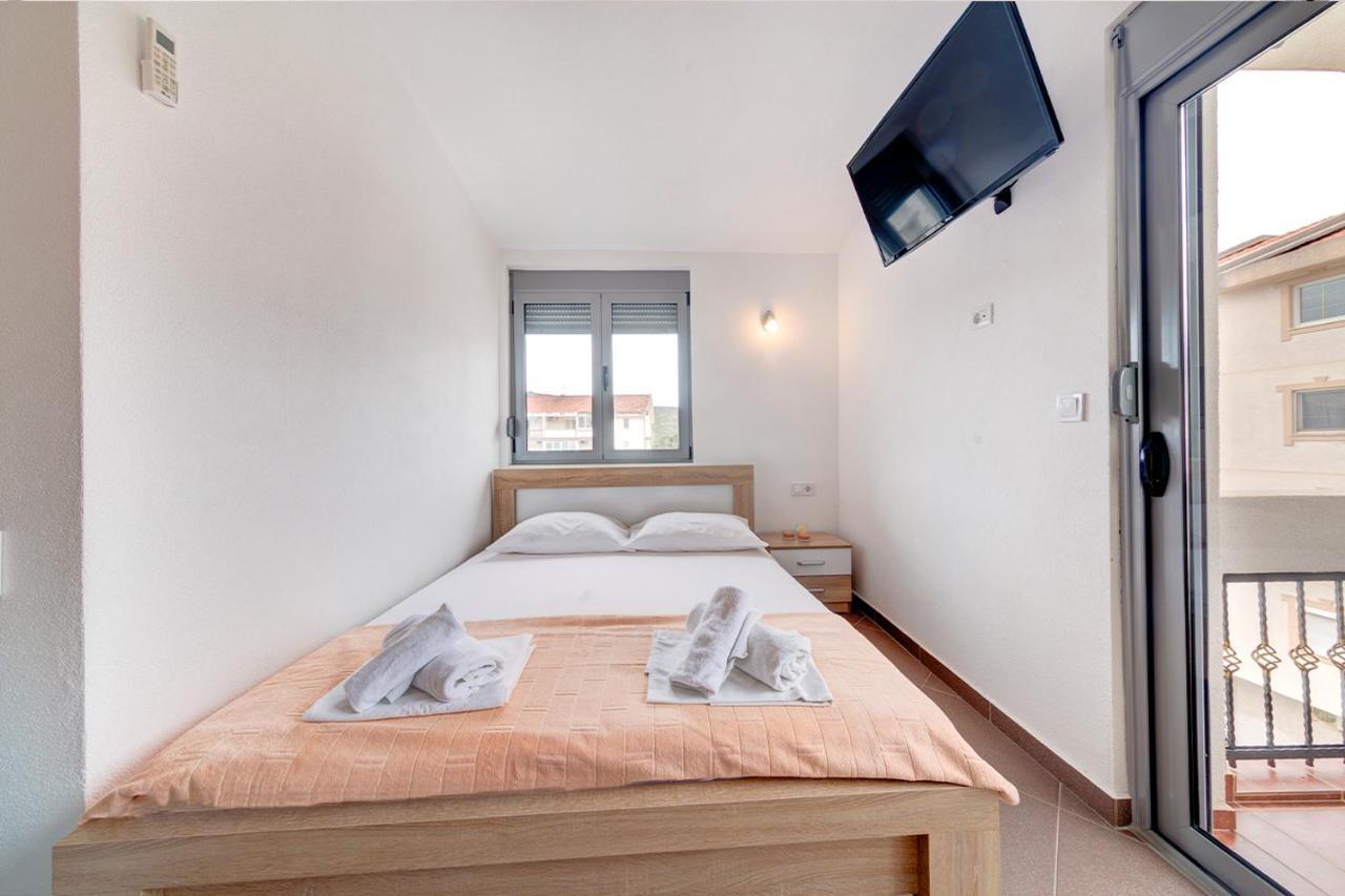 Delfin Apartments Sutomore Buitenkant foto