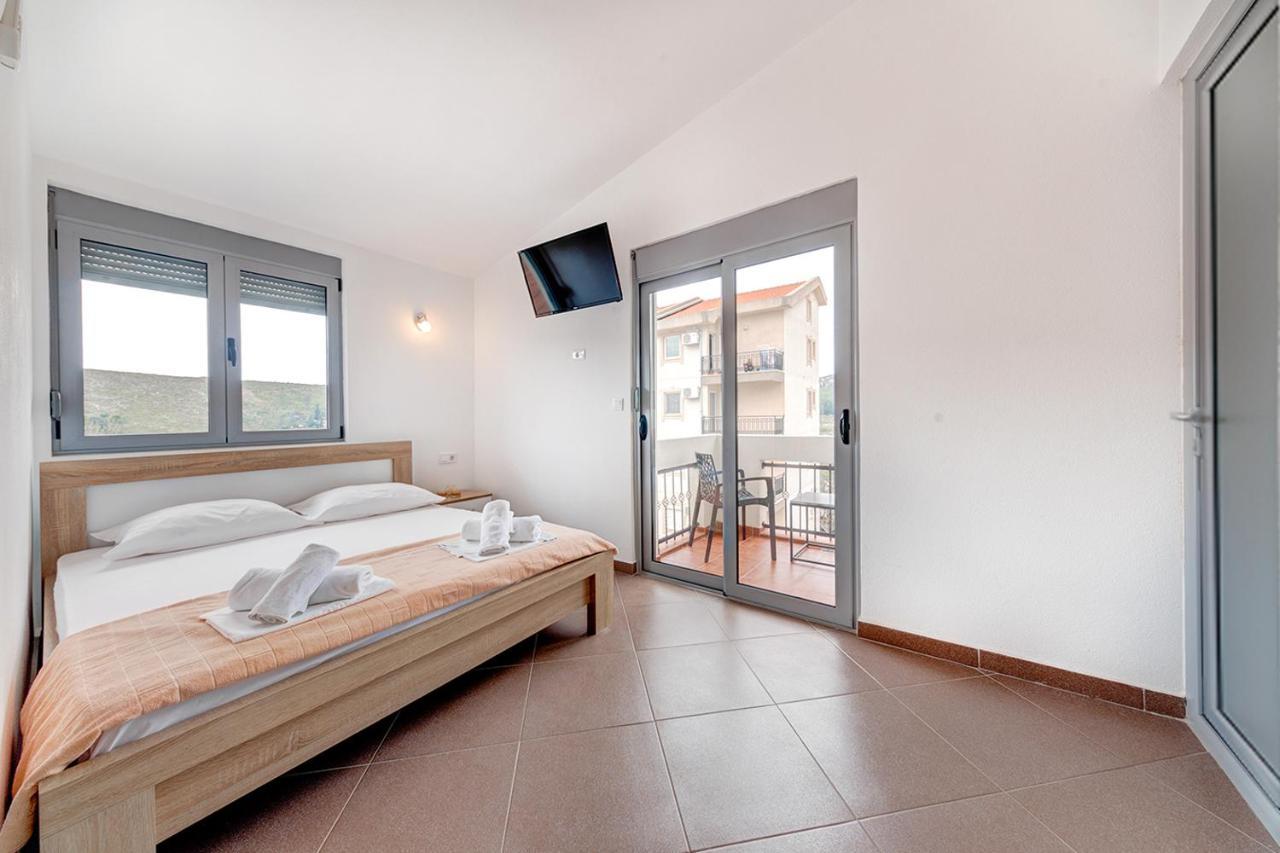 Delfin Apartments Sutomore Buitenkant foto