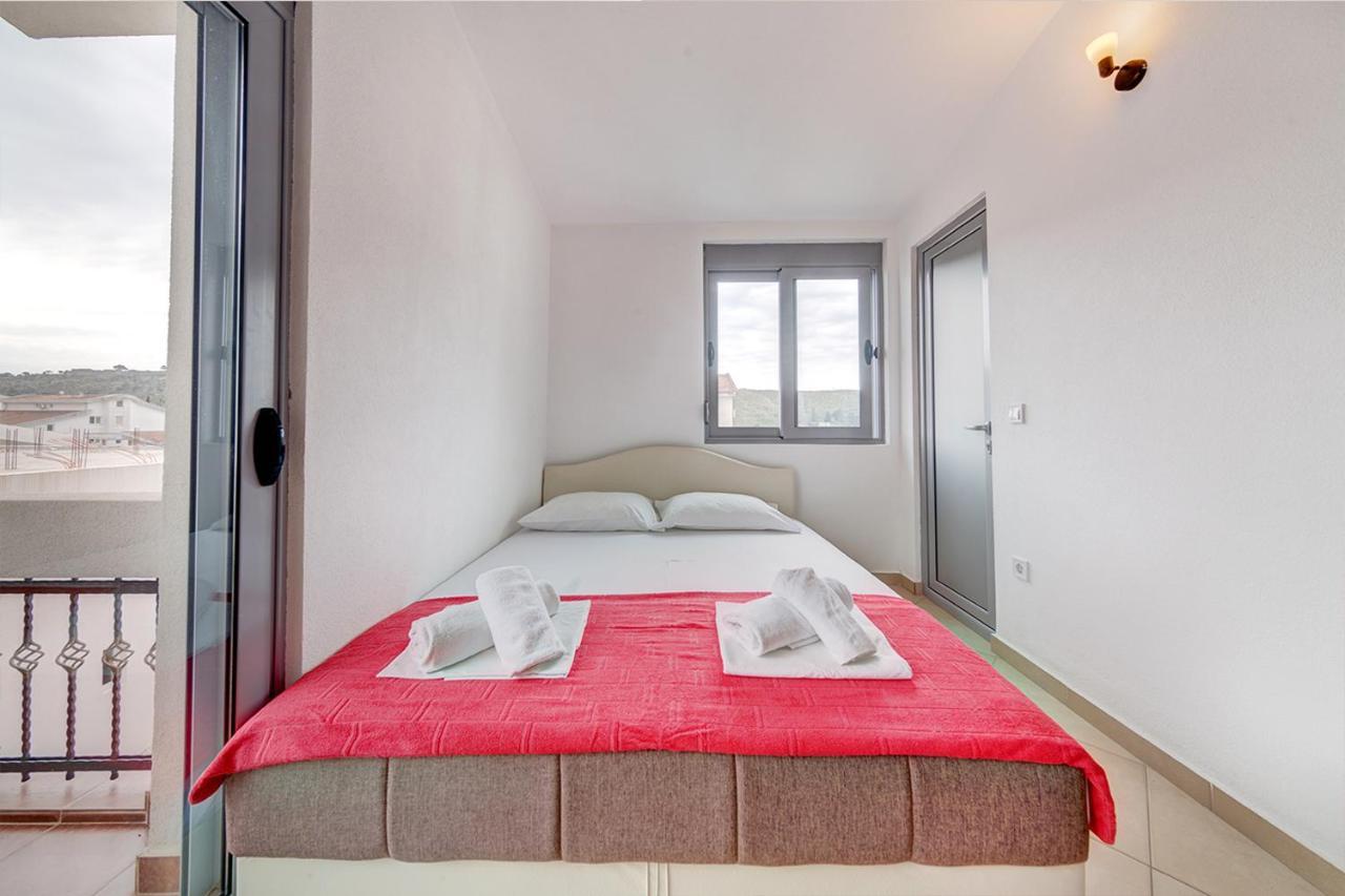 Delfin Apartments Sutomore Buitenkant foto