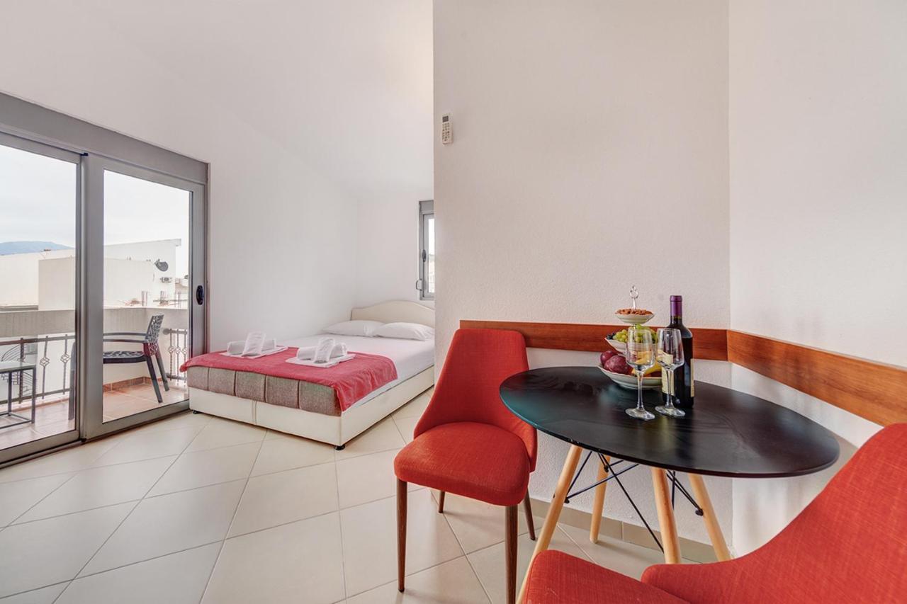 Delfin Apartments Sutomore Buitenkant foto
