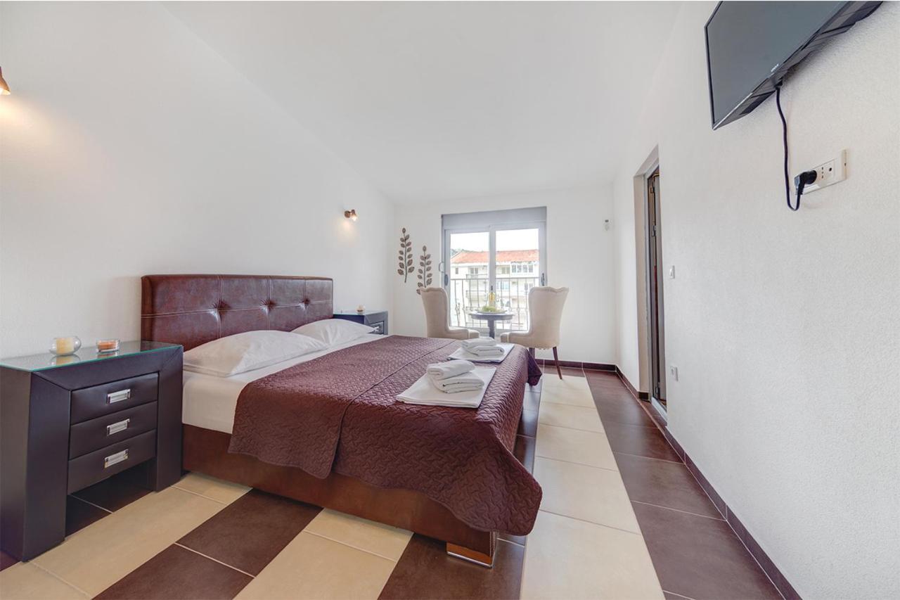 Delfin Apartments Sutomore Buitenkant foto