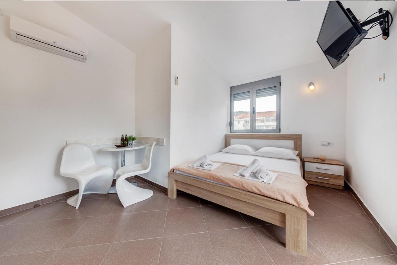 Delfin Apartments Sutomore Buitenkant foto