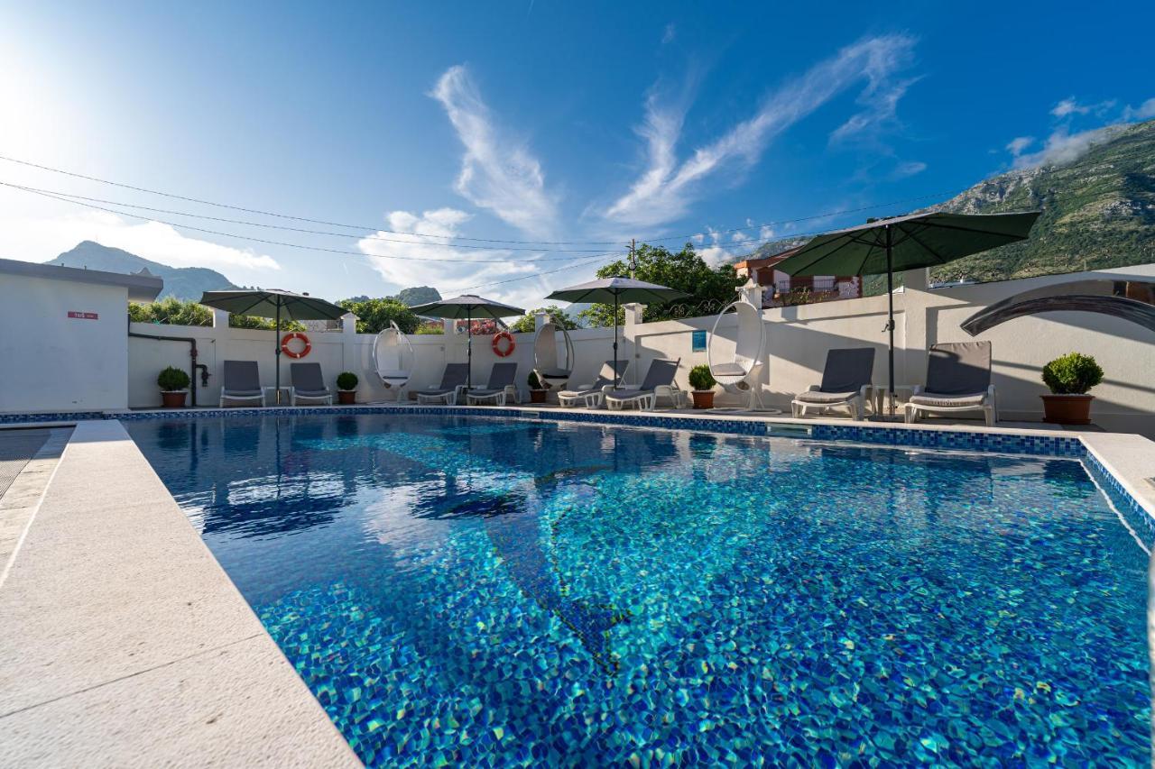 Delfin Apartments Sutomore Buitenkant foto