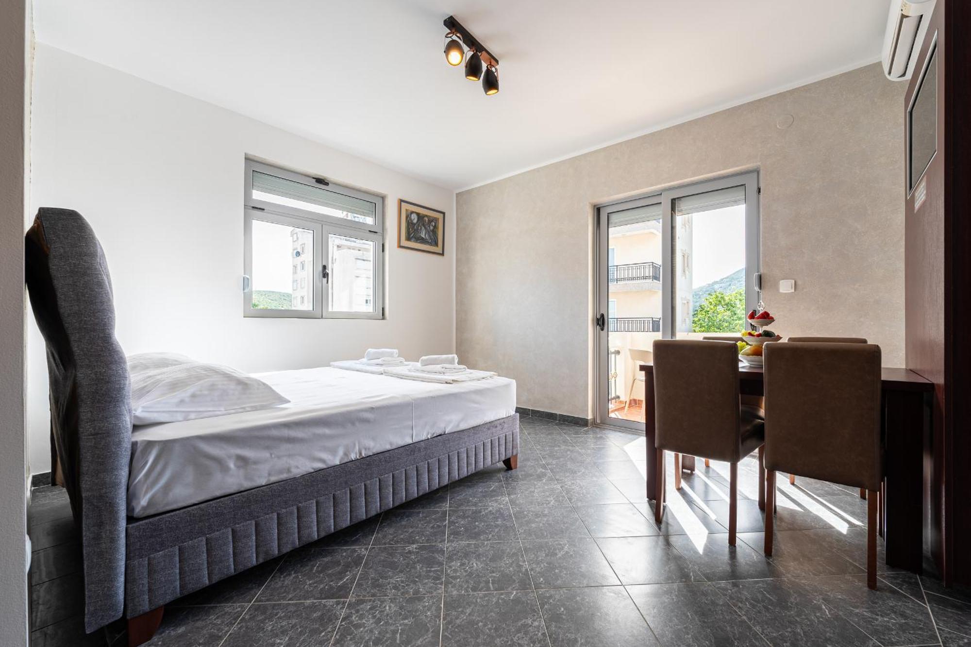 Delfin Apartments Sutomore Buitenkant foto