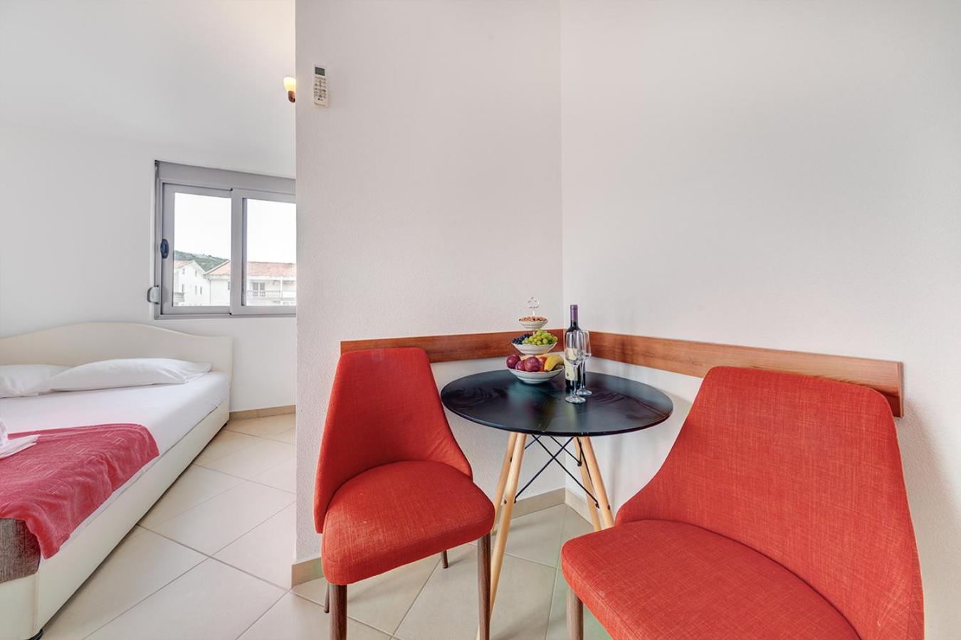 Delfin Apartments Sutomore Kamer foto