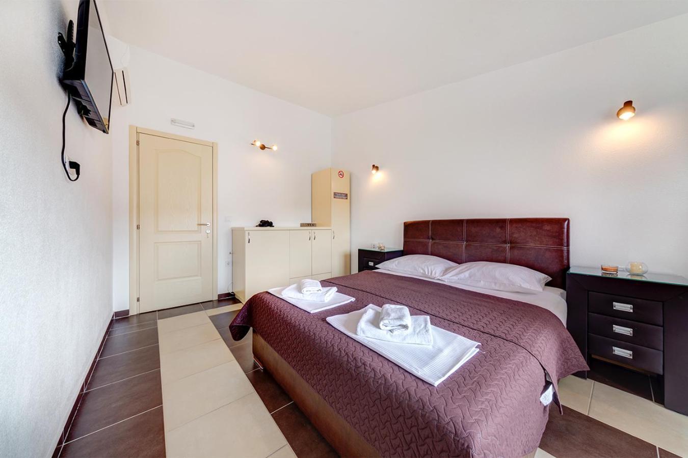 Delfin Apartments Sutomore Kamer foto