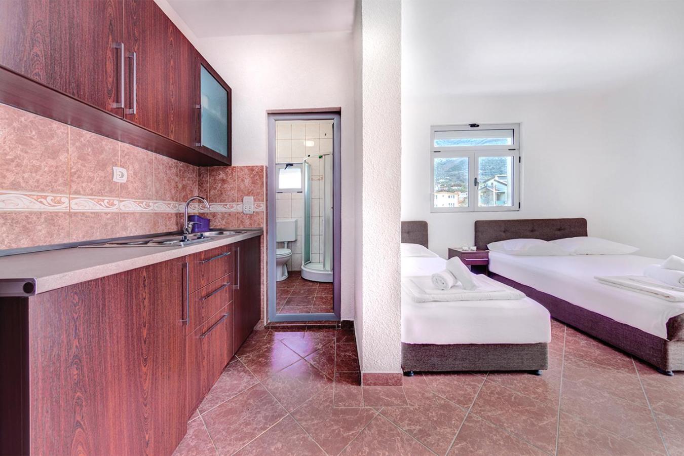 Delfin Apartments Sutomore Kamer foto