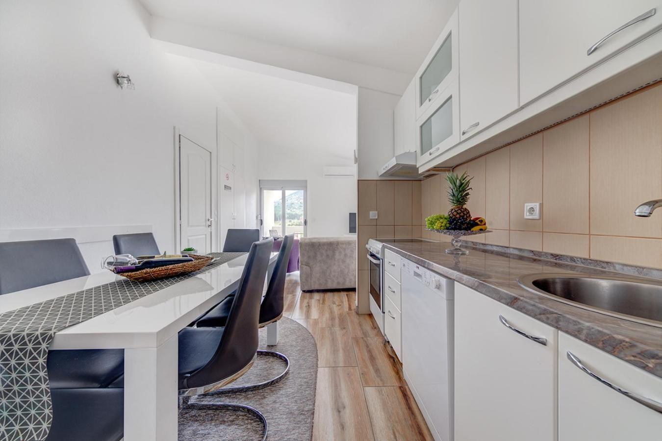 Delfin Apartments Sutomore Kamer foto