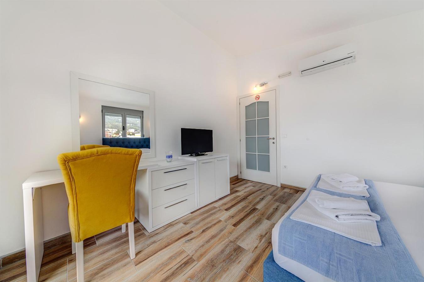 Delfin Apartments Sutomore Kamer foto